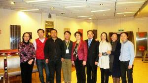 趙冰潔教授（右二）