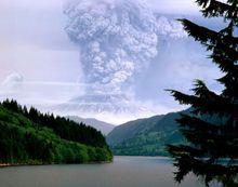 聖海倫斯火山爆發