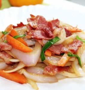 黃油洋蔥培根煎炒土豆 黃油洋蔥培根煎炒土豆