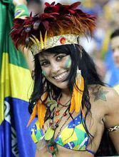 美女狂跳森巴舞