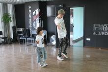 開新傲 集訓街舞