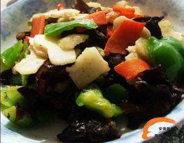 青椒木耳炒荸薺 青椒木耳炒荸薺