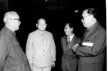 1984年，胡耀邦（右二）在十二屆三中全會