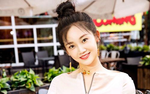 苗苗[中國內地女演員，前總政歌舞團舞蹈演員]