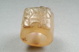 清老翁對弈瑪瑙扳指 清老翁對弈瑪瑙扳指