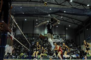 中多決賽 劉晏含飛起扣殺