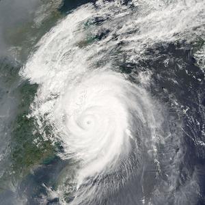 颱風卡努雲圖