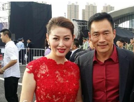 拍水滸傳時,他和王思懿天天手拉手,趙小銳說很羨慕