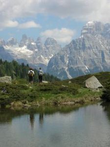 阿達梅洛布倫塔地質公園 阿達梅洛布倫塔地質公園