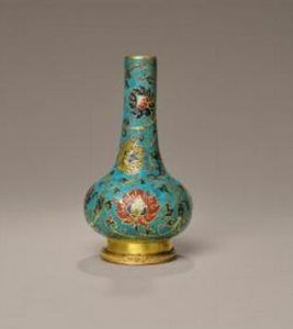 明景泰款掐絲琺瑯蟠龍瓶 明景泰款掐絲琺瑯蟠龍瓶