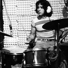 亞基·里伯奇特 亞基·里伯奇特