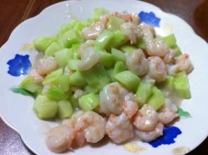 瓜丁炒蝦仁 瓜丁炒蝦仁