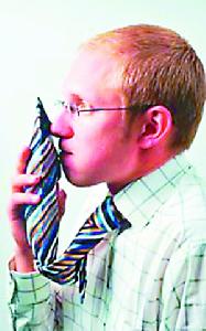 領帶充氣當枕頭用