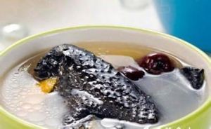 烏雞紅棗煲 烏雞紅棗煲