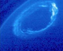 土星也有絢麗北極光