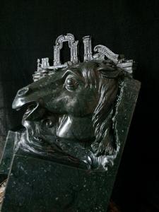 江在勛作品《馬首是章》