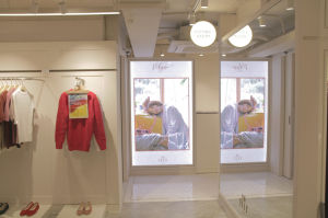 IMVELY弘大旗艦店_2層展示區