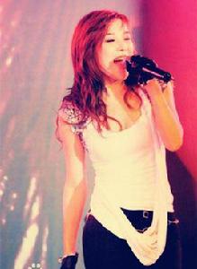 謝津[中國內地女歌手]