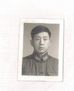 1975年任鐵道兵連隊指導員,攝於北京通州