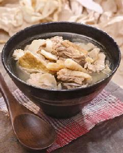 沙參淮山老鴨湯