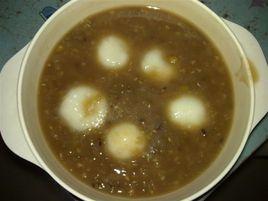 紅棗枸杞糖水湯圓 紅棗枸杞糖水湯圓