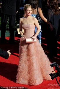 第61屆艾美獎頒獎禮於台北時間2009年9月21日早上6點鋪開紅毯