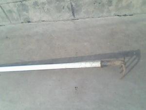 典型的鐵柄三指鉤