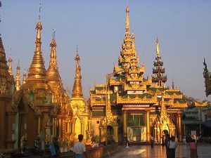 （圖）瑞光大金塔