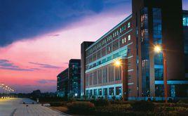 化學與環境科學學院 化學與環境科學學院