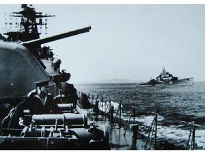 102號撫順艦海上演練