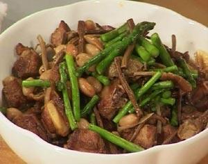 茶樹菇燜排骨 茶樹菇燜排骨