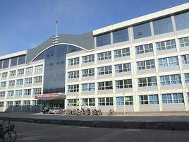 張家口市新區中學