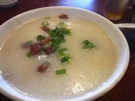 絲瓜草菇滾鯪魚球湯 絲瓜草菇滾鯪魚球湯