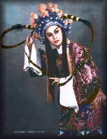 尹桂芳飾演呂布