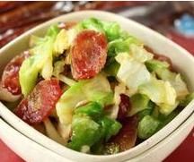 包菜炒臘腸 包菜炒臘腸