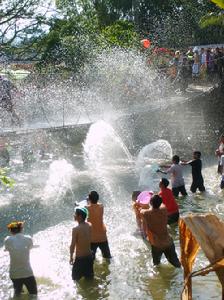 （圖）五龍水戰