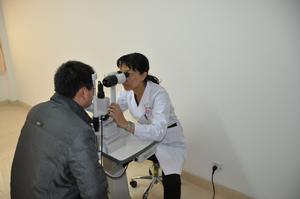 陳立忠教授詳細認真檢查