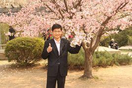 周靖[榕樹下VIP簽約作家詩人、17k簽約作家]