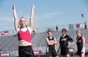 《“反”芭比》