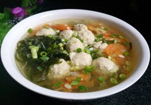 雞肉丸子湯 雞肉丸子湯