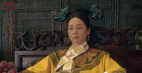 慈禧的個人私生活縮影:穿金戴銀、搓麻將、扮菩薩、和太監一起玩 慈禧的個人私生活縮影:穿金戴銀、搓麻將、扮菩薩、和太監一起玩