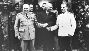 1945年7月，英美蘇三國首腦在波茨坦