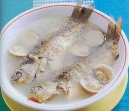 蛤蜊燉鯽魚 蛤蜊燉鯽魚