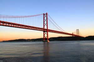 四月二十五號大橋 四月二十五號大橋