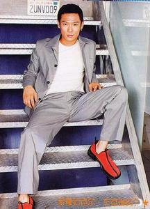 《人在旅途灑淚時》