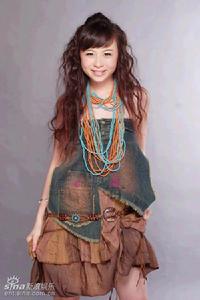 東方衛視《華人大綜藝》主持人周瑾