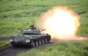 日本74式坦克 日本74式坦克