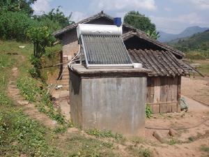 曼點河上寨自然村太陽能