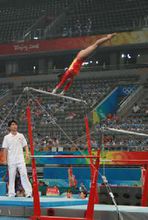 奧運會高低槓比賽中