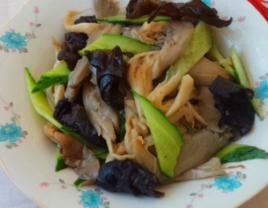 平菇拌黃瓜 平菇拌黃瓜